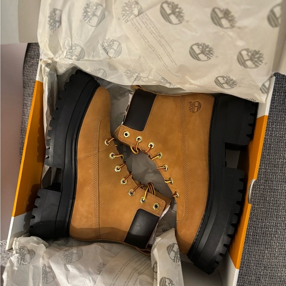 BRAND NEW! Timberland Women’s Sky 6” Lace-Up Boots 8.5 with original box! - Picture 9 of 11